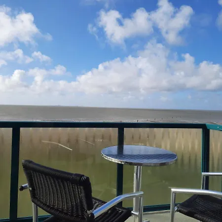 Beachhotel (adults Only)