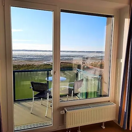 Beachhotel (adults Only)