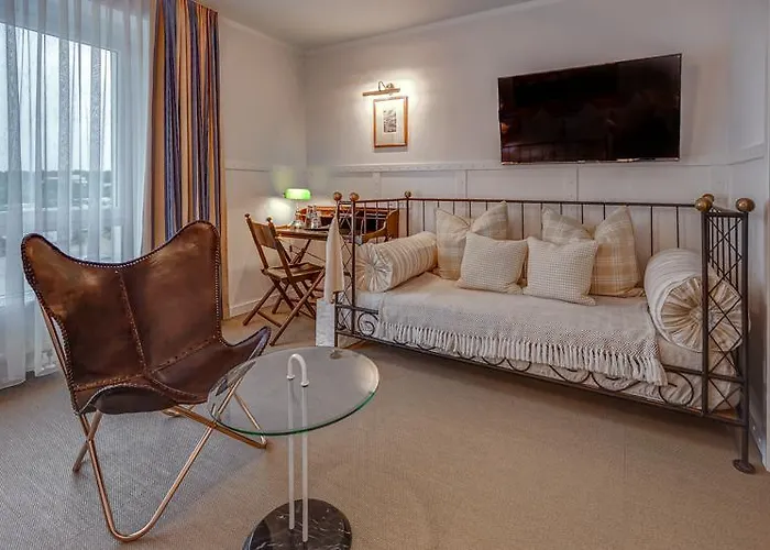 Beachhotel (adults Only)